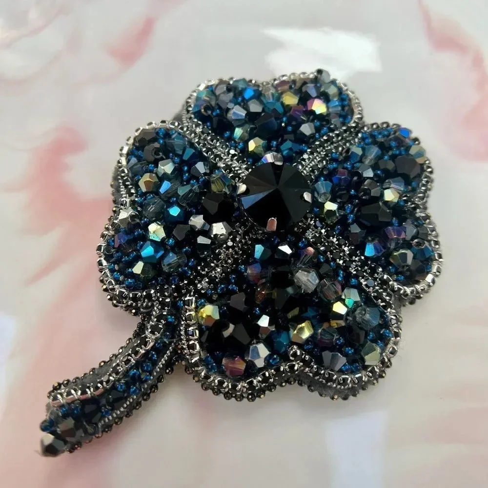 VQ Handmade Leaf Brooch - Picture 3 of 7